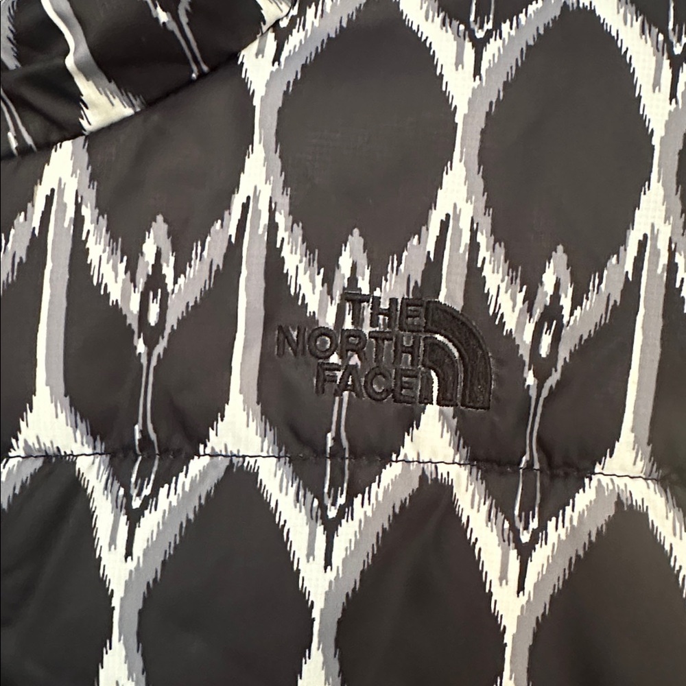 The North Face Black & White Vest - Picture 2 of 5